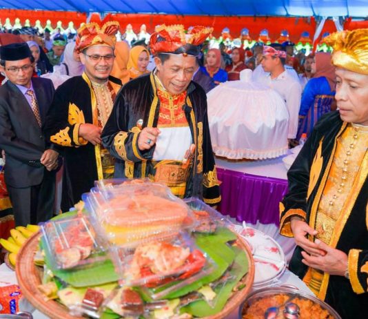 Wagub Sultra Hadiri HUT ke-18 Buton Utara: Tegaskan Komitmen Bangun Infrastruktur dan Perkuat Sektor Perikanan