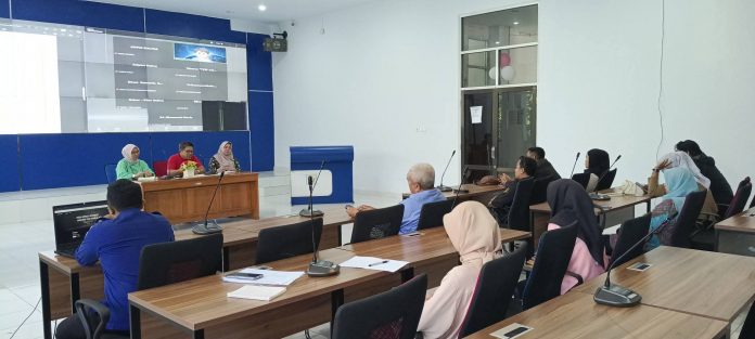 Dinas Komunikasi dan Informatika (Diskominfo) Provinsi Sulawesi Tenggara menggelar rapat persiapan Rapat Koordinasi Nasional (Rakornas) Produk Hukum Daerah (PHD) 2025 bersama sejumlah perwakilan media di Aula Diskominfo Sultra, Jumat 22 Agustus 2025.