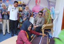 Pameran Ekonomi Kreatif dan Pariwisata Ramaikan Rakornas PHD, Menkraf Resmikan Bersama Pemprov Sultra
