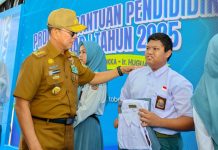 Gubernur Sultra Serahkan Bantuan Pendidikan bagi Ribuan Siswa dan Puluhan Sekolah