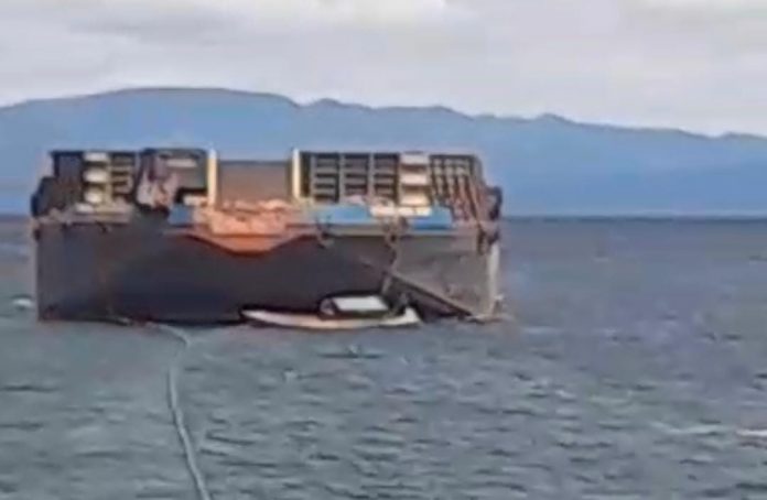 Tongkang tabrak kapal nelayan disekitar perairan antara Tampo dan Pulau Renda, Kabupaten Muna. (Screenshot video).