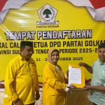 La Ode Darwin Kandidat Pertama Ambil Formulir Pendaftaran Calon Ketua Golkar Sultra