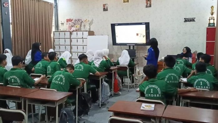 Psikoedukasi Penguatan Konsep Diri Bagi Generasi Alfa di Kota Kendari.