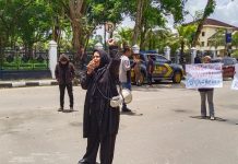 AJI Kendari dan Forum Jurnalis Lintas Media Unjuk Rasa Tuntut Permintaan Maaf Gubernur Sultra