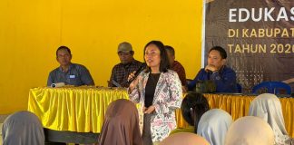 OJK Sultra Jemput Bola Edukasi Keuangan ke Desa 3T Konsel