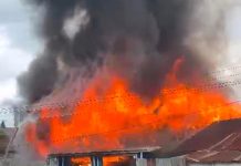 Kebakaran Hanguskan Kios dan Rumah di Mandonga Kendari
