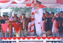 Gubernur ASR Inspektur Upacara HUT ke-81 RI, Wagub Hugua Dampingi Menteri KKP di KNMP Sorue