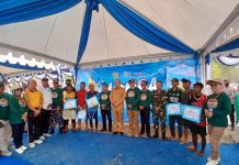 Lomba Dayung Koli-Koli dan Perahu Hias Sukses, Wali Kota Baubau Serahkan Langsung Hadiah untuk Pemenang