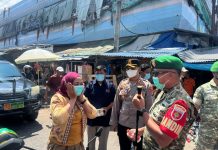 Kolaborasi PWI, TNI-Polri, IDI dan PMI, 2.000 Masker Dibagikan di Baubau