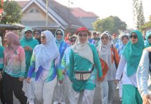 TP PKK Koltim Meriahkan Jalan Santai dan Lomba Gembira Jambore PKK Sultra 2026